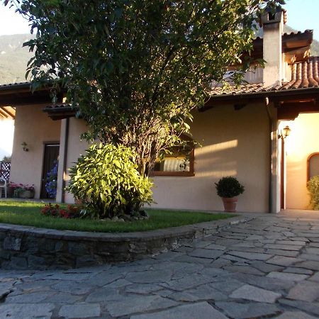 フェーニス Les Hirondelles Bed & Breakfast エクステリア 写真