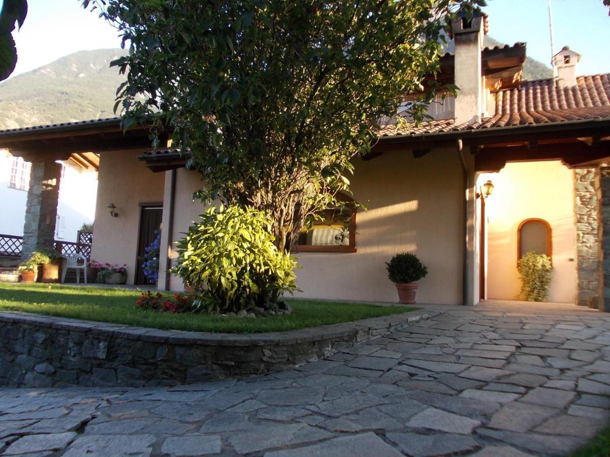 フェーニス Les Hirondelles Bed & Breakfast エクステリア 写真