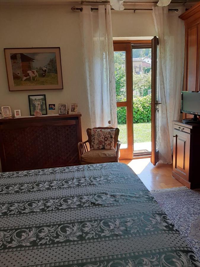 フェーニス Les Hirondelles Bed & Breakfast エクステリア 写真