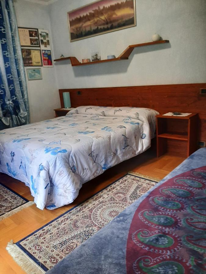 フェーニス Les Hirondelles Bed & Breakfast エクステリア 写真